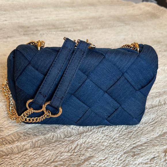 SOLD @ POSH LIVE SHOW - 12/13
Denim shoulder crossbody bag - Picture 1 of 11